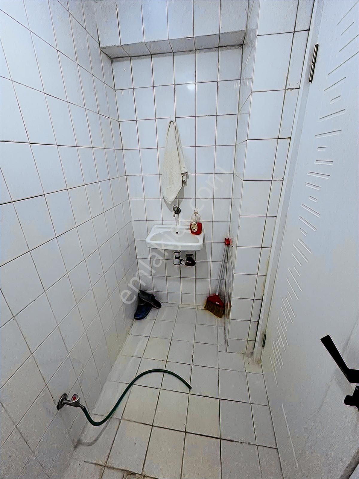 Muhittin Mahallesin De Satılık 3+1 Geniş Arakat Daire - Görsel 2