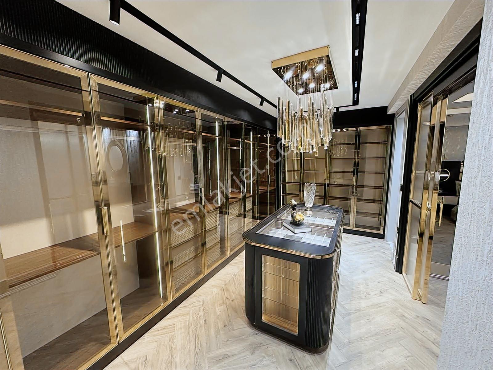 Rotasyondan Mükemmel Lokasyonda Ultra Delüks 4+1 Satılık Daire!