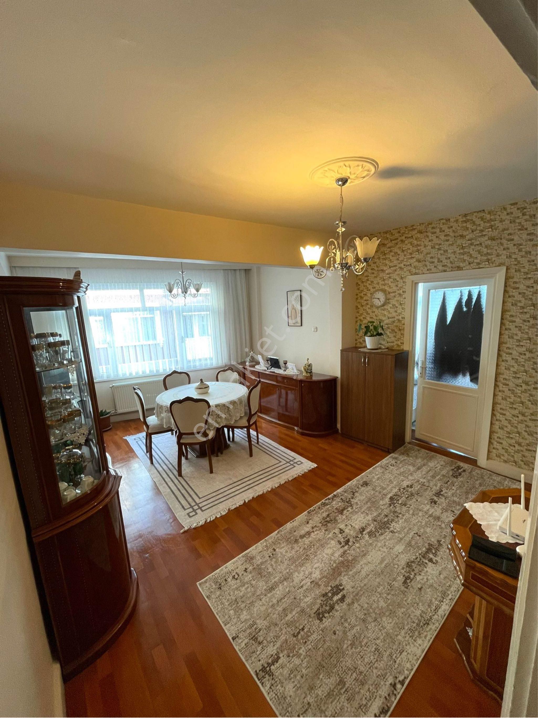 Ecem Emlaktan Kocamustafapaşa Da Merkezi Konumda 90m2 Ara Kat - Görsel 8