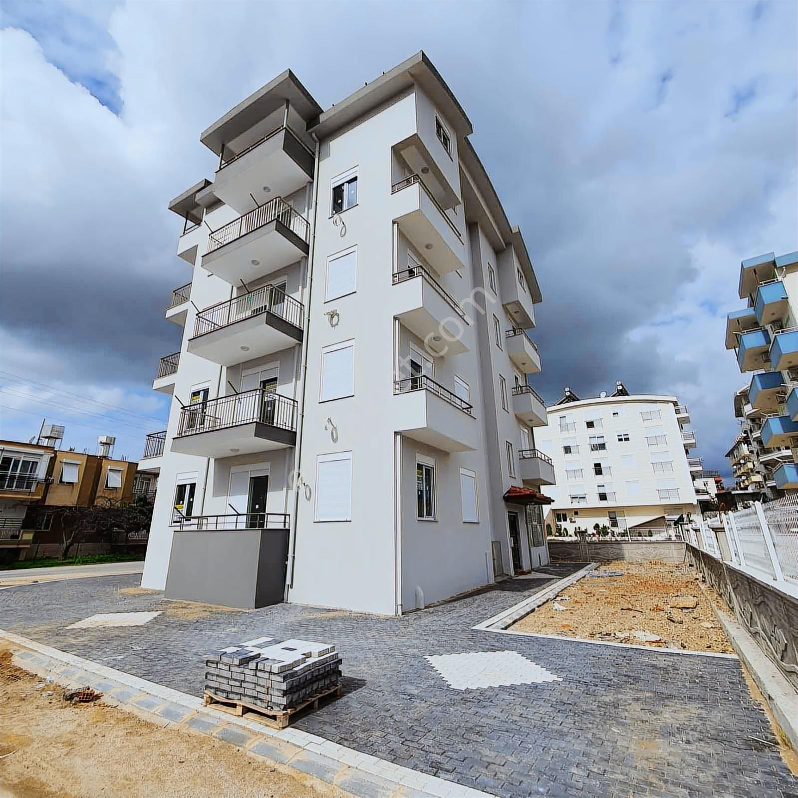Metrekare Emlak'tan Asansörlü Arakat 2+1 Satılık Daire