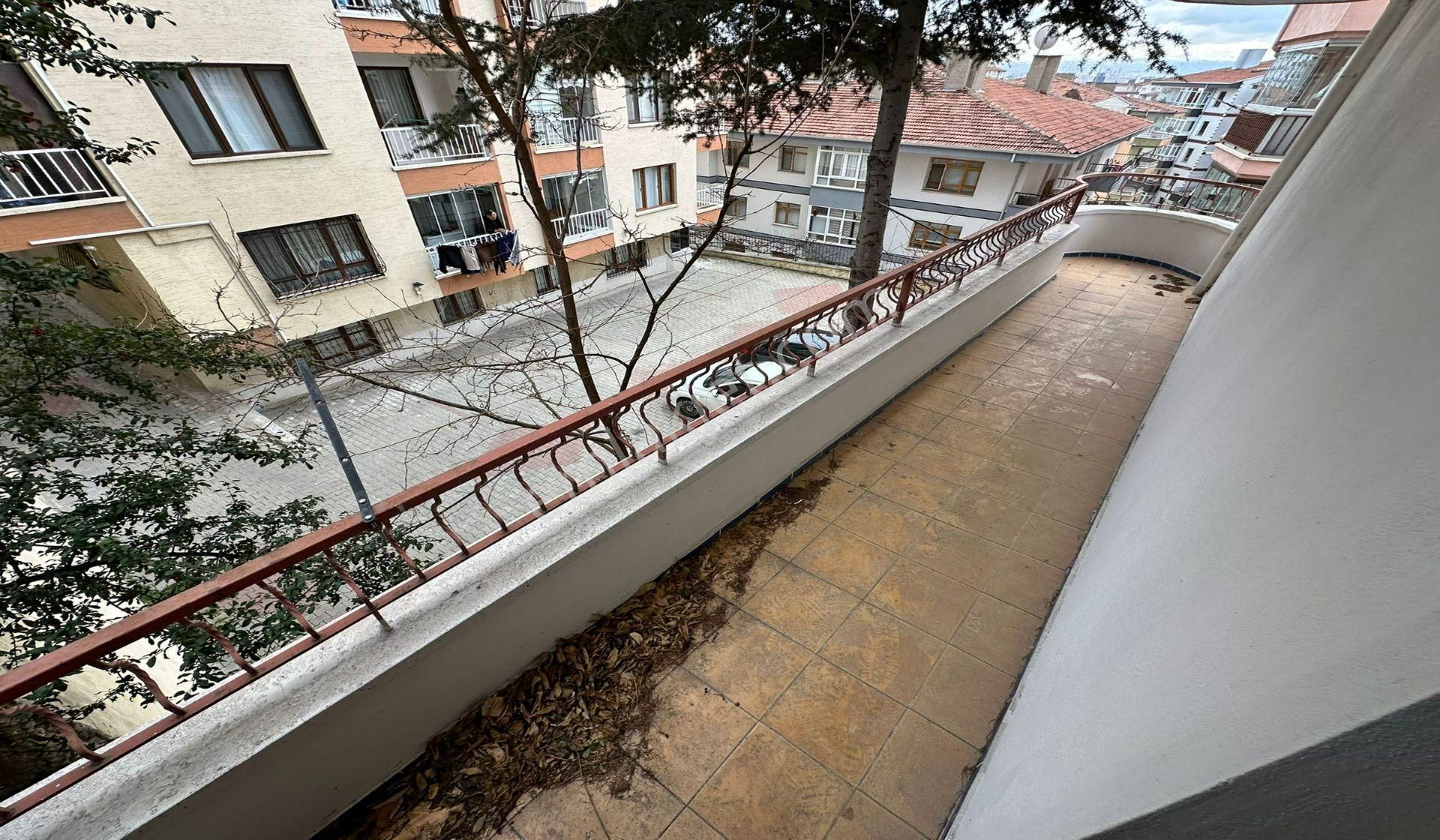 İncirlide Refiksaydam Cadde Kat Konumunda 3+1 Bağımsız Balkonlu - Görsel 8