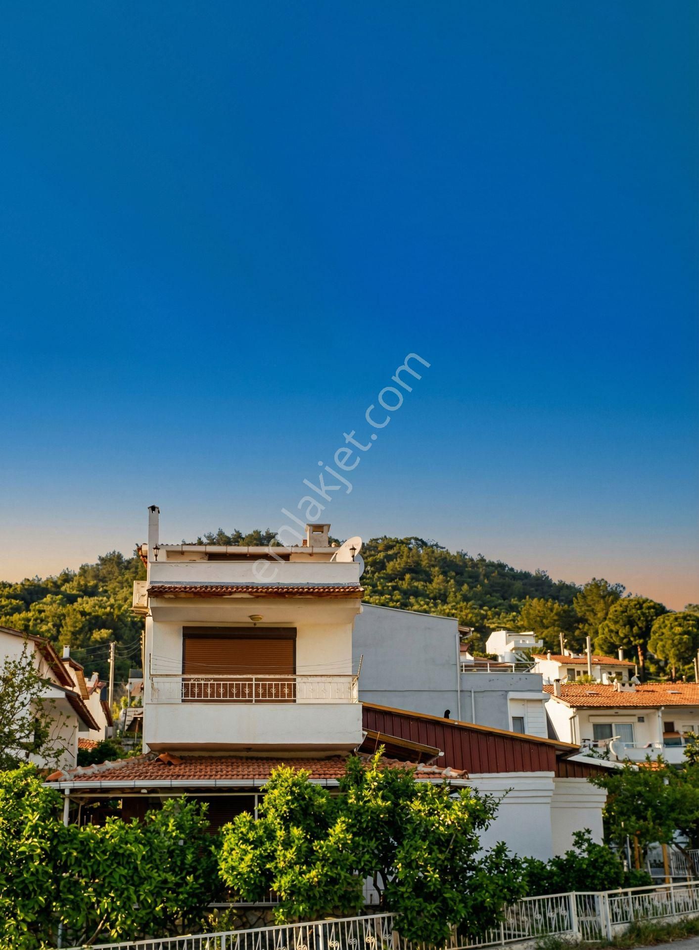 İzmir Özdere Çukuraltı Mahallesi Aksoy Sitesinde Satılık Villa