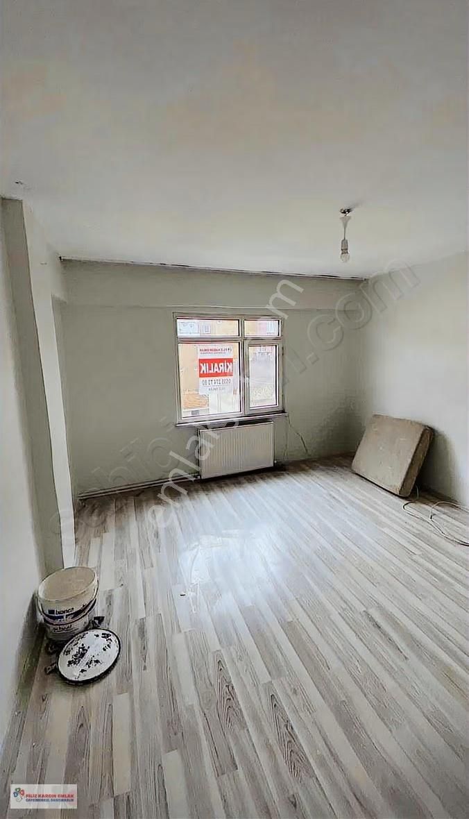 Üçyüzlü Meydana Yakın Kiralık Temiz Daire - Görsel 14