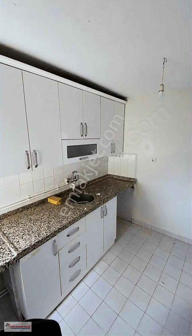 Üçyüzlü Meydana Yakın Kiralık Temiz Daire - Görsel 3