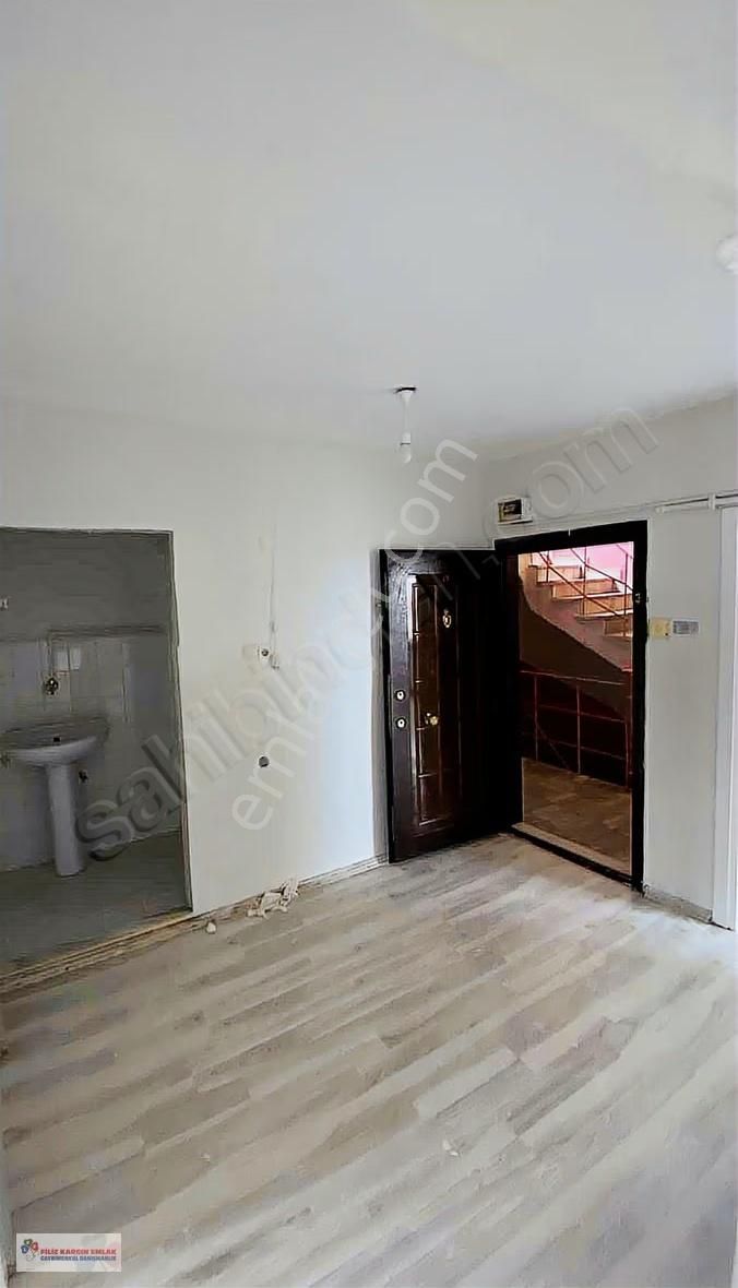 Üçyüzlü Meydana Yakın Kiralık Temiz Daire - Görsel 6