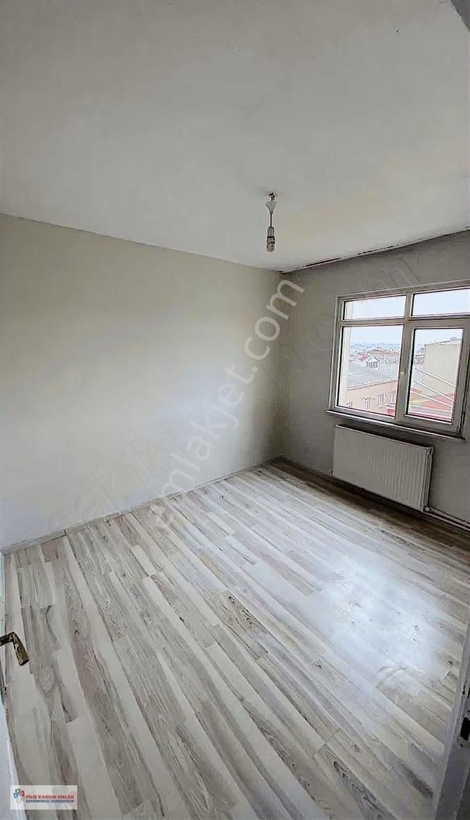 Üçyüzlü Meydana Yakın Kiralık Temiz Daire - Görsel 15