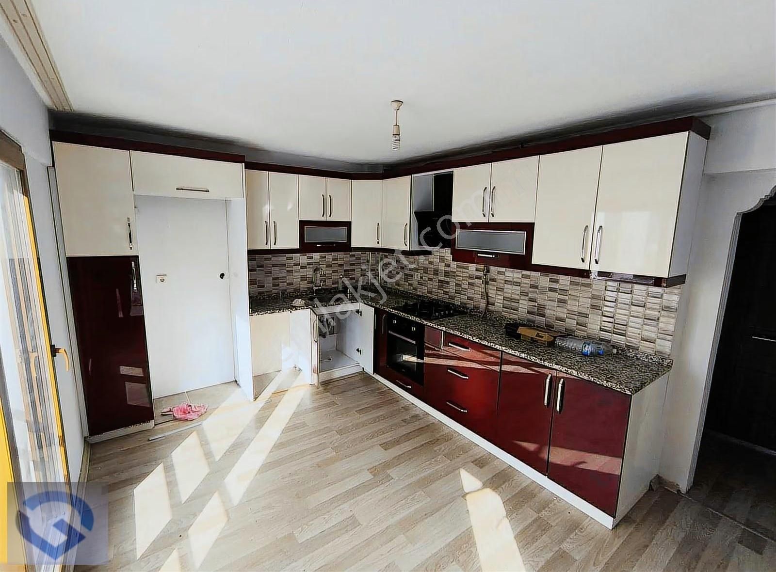 Çiğli Uğur Mumcu Mah. Kapalı Mutfak 3+1 Kiralık Daire