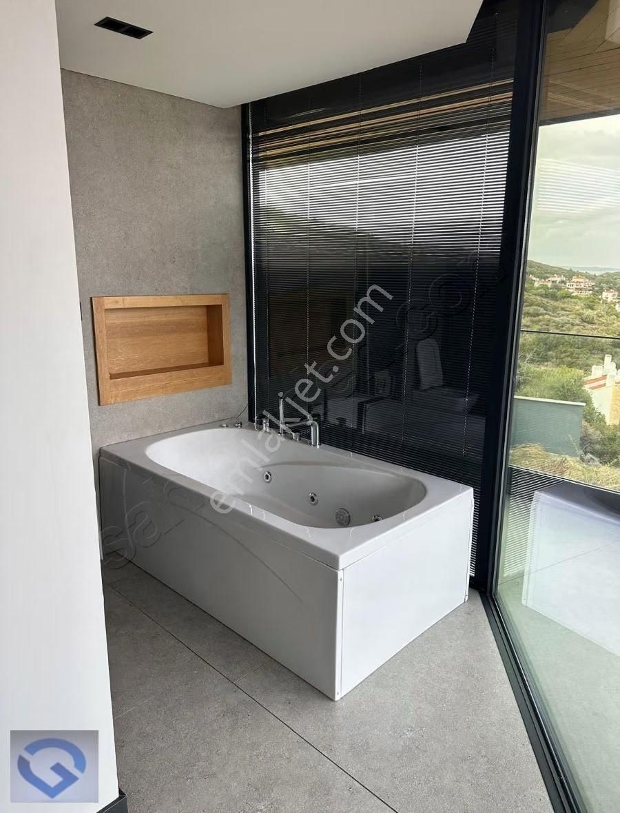 Hüseyin Öziç'den Urla İskelede Satılık Muhteşem Konumlu Villa - Görsel 9