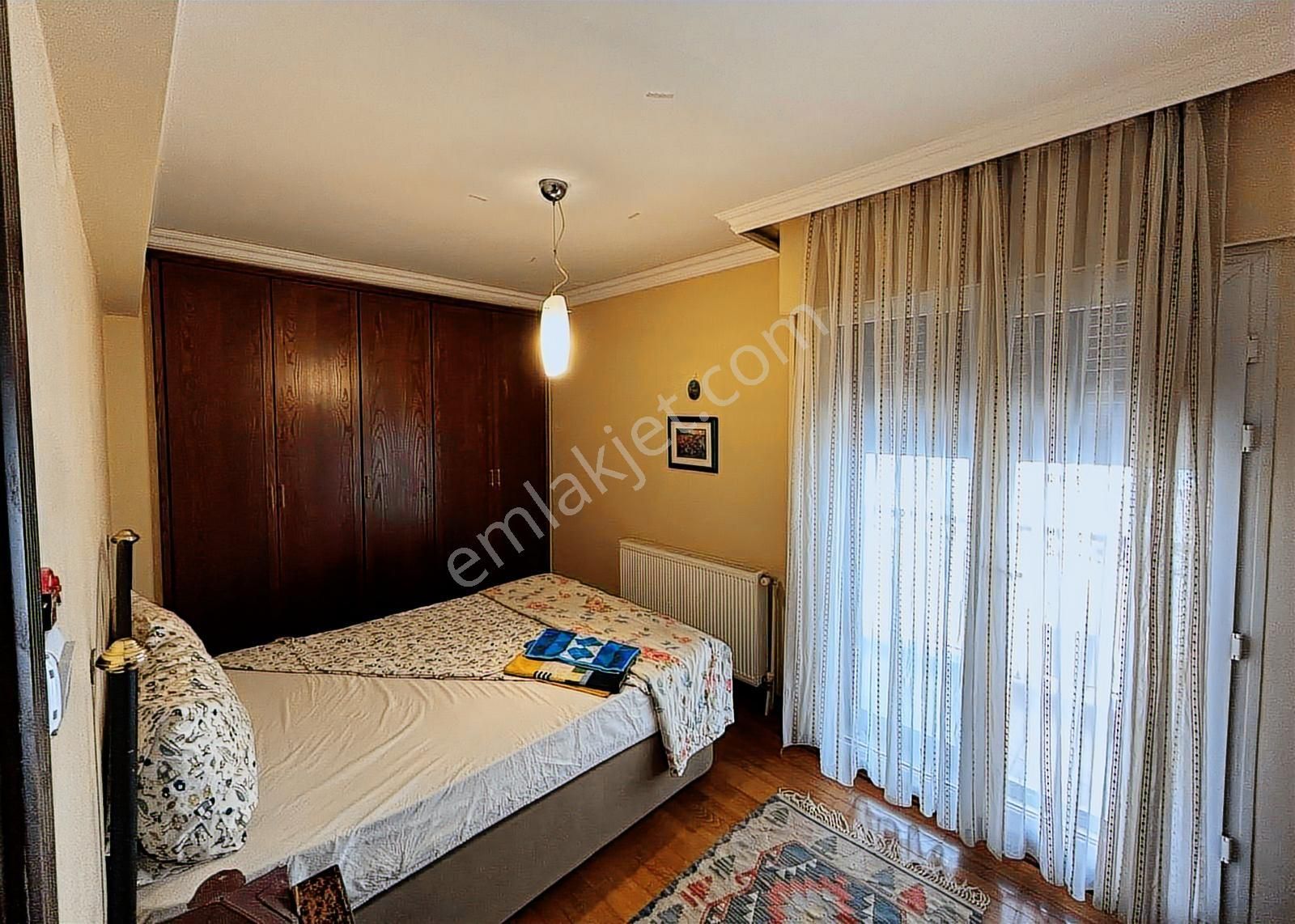 Alsancak Şair Eşref'te Lüks Eşyalı Kiralık 3+1 Daire - Görsel 22