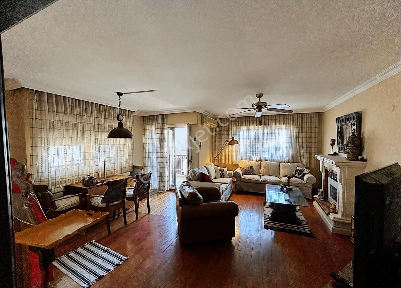 Alsancak Şair Eşref'te Lüks Eşyalı Kiralık 3+1 Daire - Görsel 28