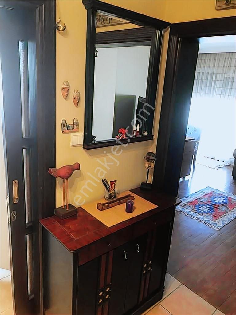 Alsancak Şair Eşref'te Lüks Eşyalı Kiralık 3+1 Daire - Görsel 19