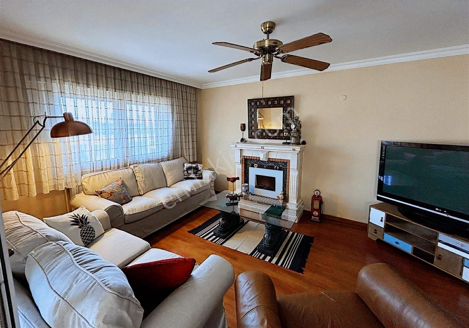 Alsancak Şair Eşref'te Lüks Eşyalı Kiralık 3+1 Daire - Görsel 3