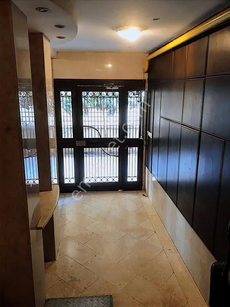 Alsancak Şair Eşref'te Lüks Eşyalı Kiralık 3+1 Daire - Görsel 18