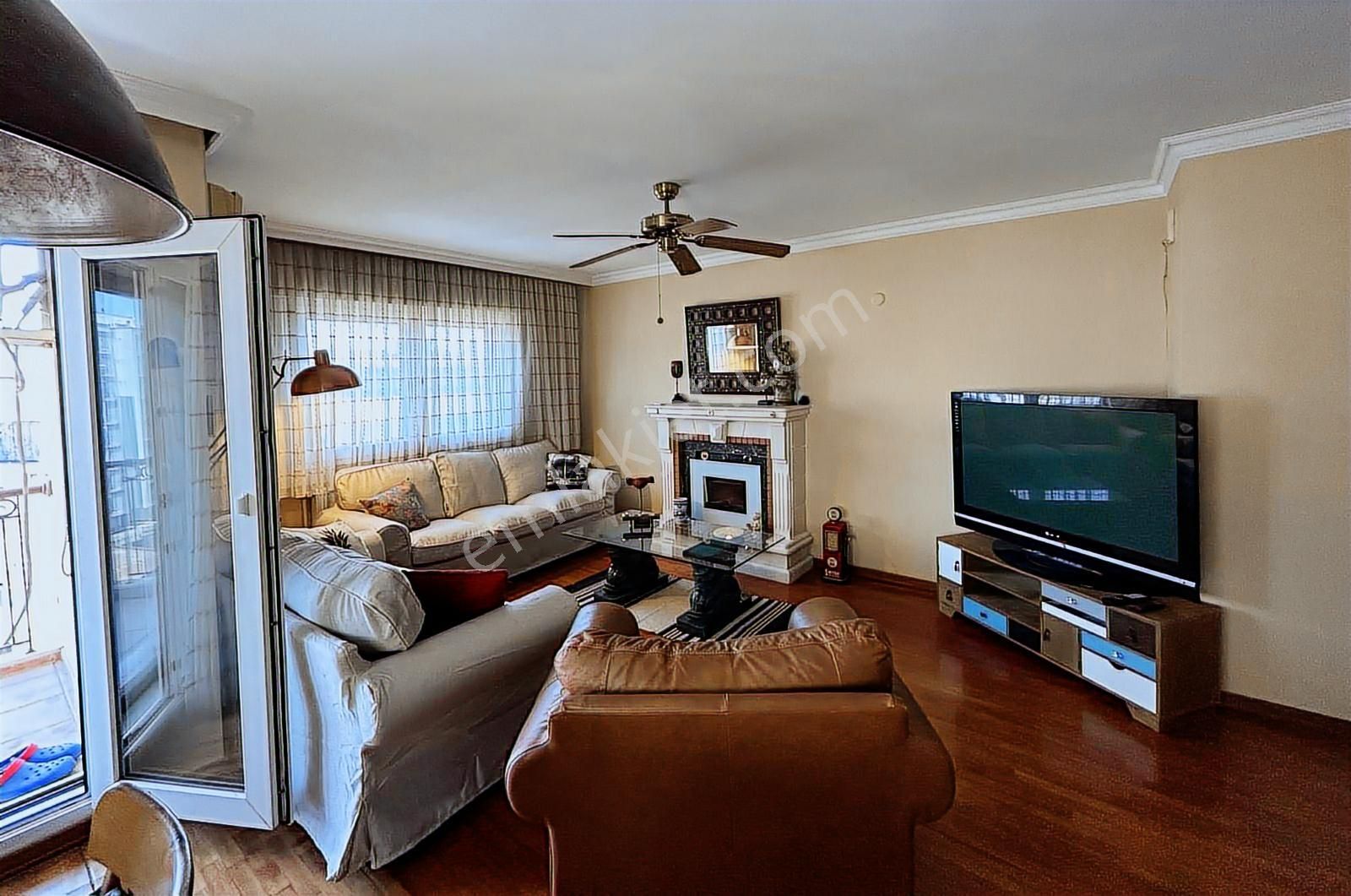 Alsancak Şair Eşref'te Lüks Eşyalı Kiralık 3+1 Daire