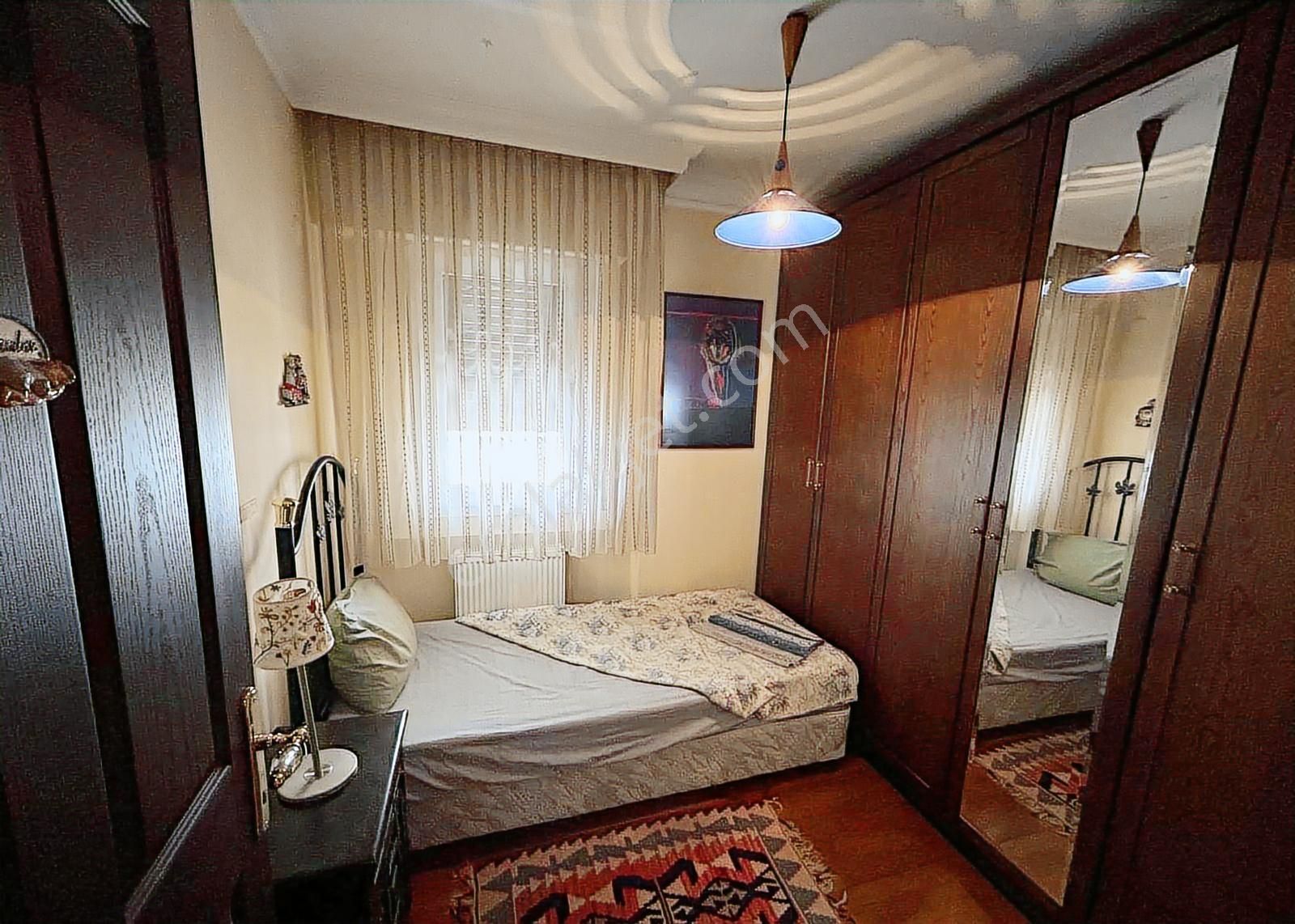 Alsancak Şair Eşref'te Lüks Eşyalı Kiralık 3+1 Daire - Görsel 14