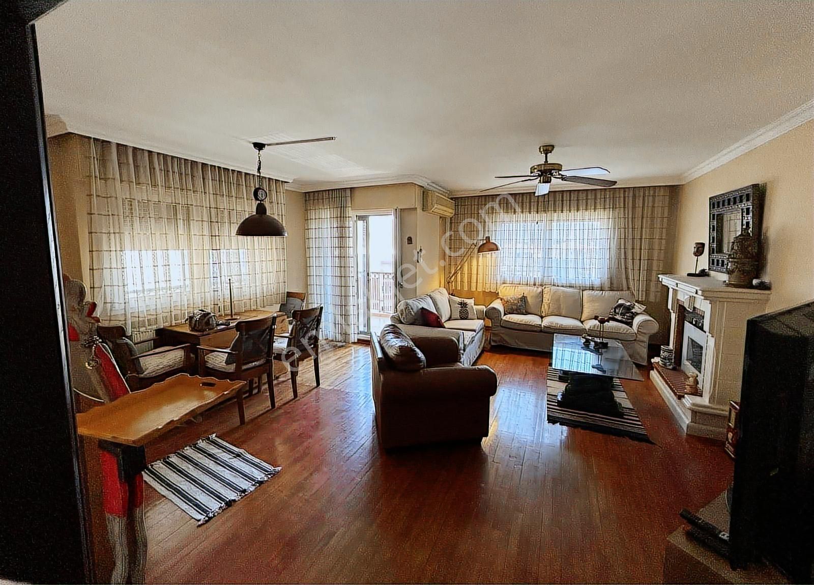 Alsancak Şair Eşref'te Lüks Eşyalı Kiralık 3+1 Daire - Görsel 23