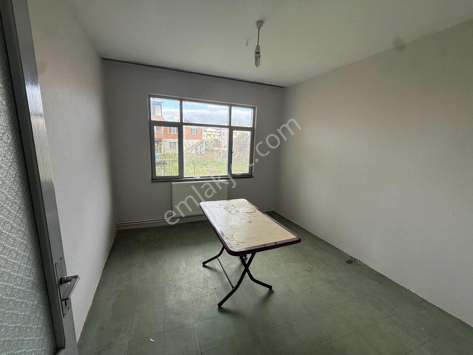 Göle 300 Metre, 247 M2 Arsa İçerisinde 2 Katlı Müstakil Ev - Görsel 15