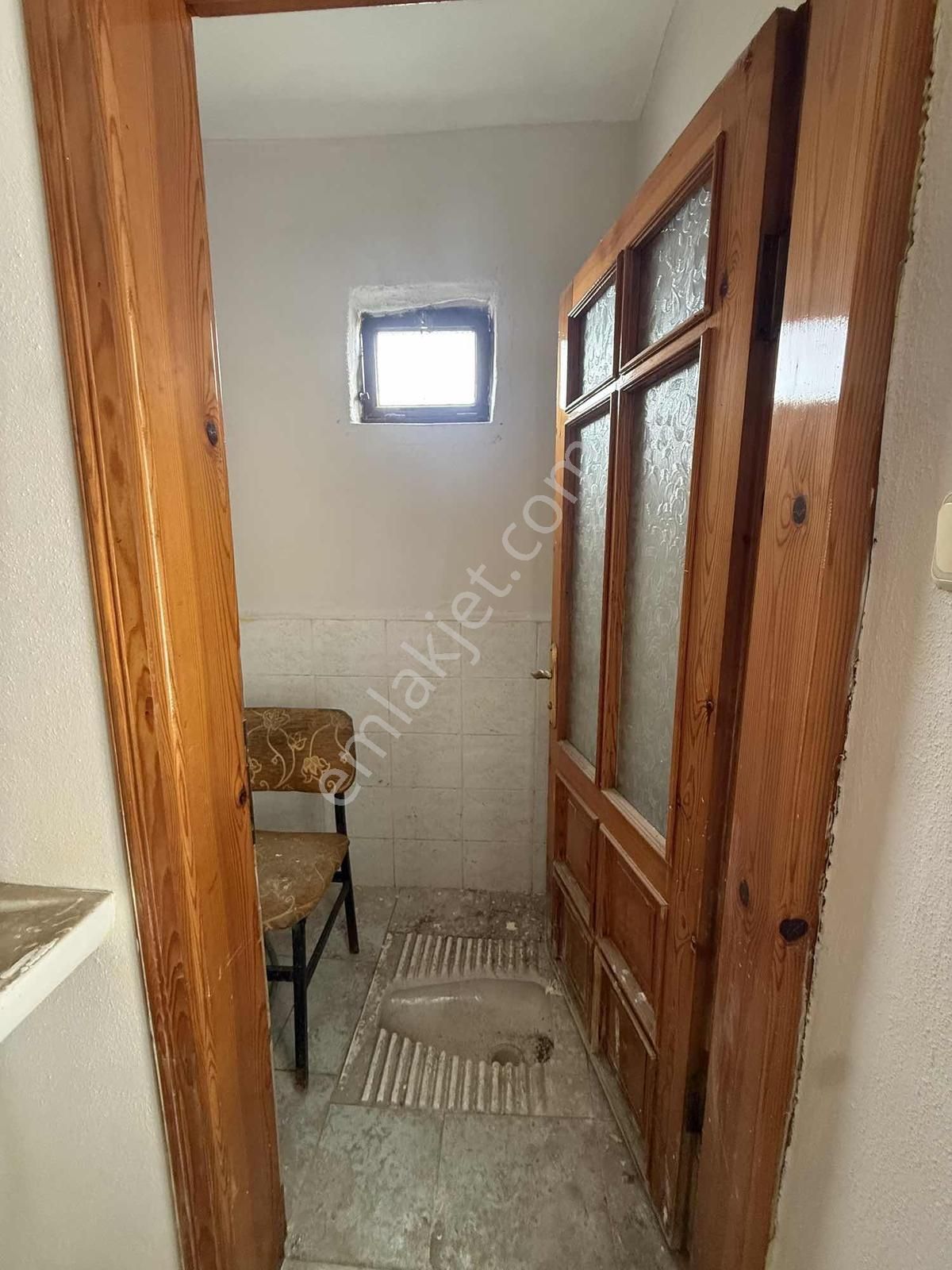 Göle 300 Metre, 247 M2 Arsa İçerisinde 2 Katlı Müstakil Ev - Görsel 21