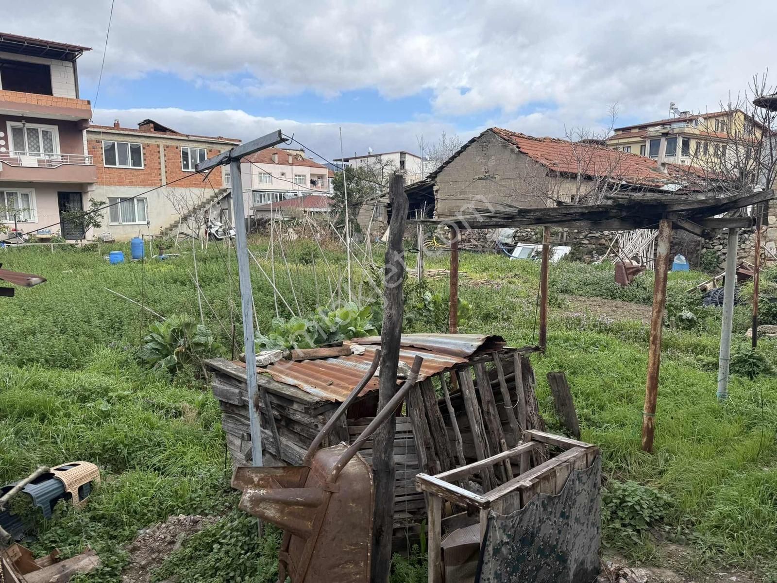 Göle 300 Metre, 247 M2 Arsa İçerisinde 2 Katlı Müstakil Ev - Görsel 32