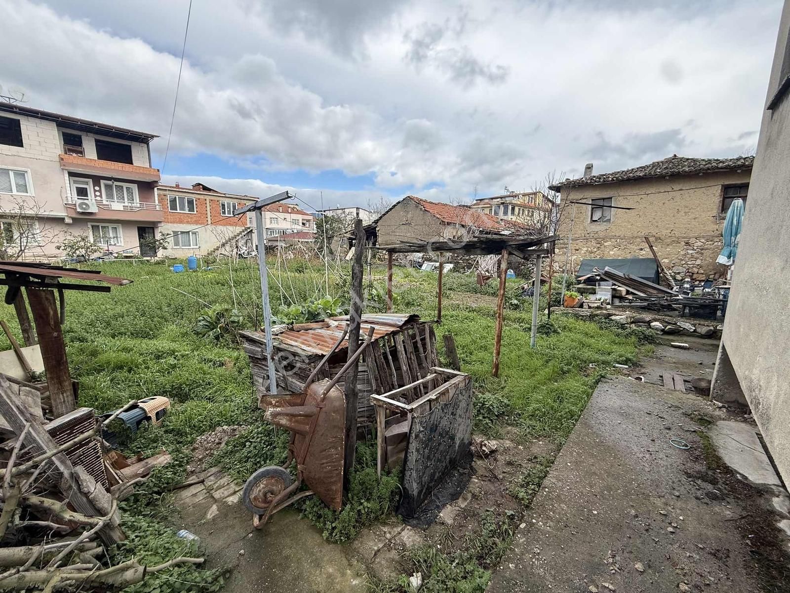 Göle 300 Metre, 247 M2 Arsa İçerisinde 2 Katlı Müstakil Ev - Görsel 31