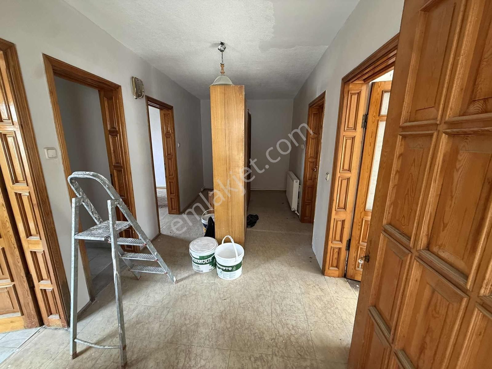 Göle 300 Metre, 247 M2 Arsa İçerisinde 2 Katlı Müstakil Ev - Görsel 19