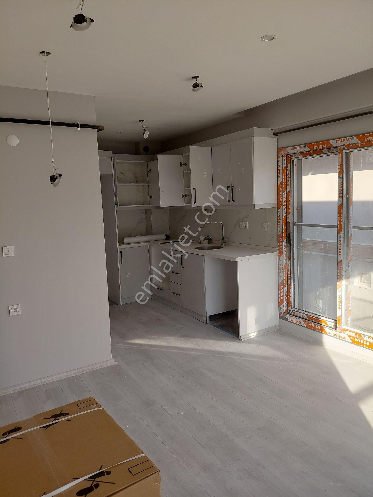 Buca Akıncılarda Kiralık 1+1 Doğalgazlı Asansörlü Sıfır Son Kat Dai