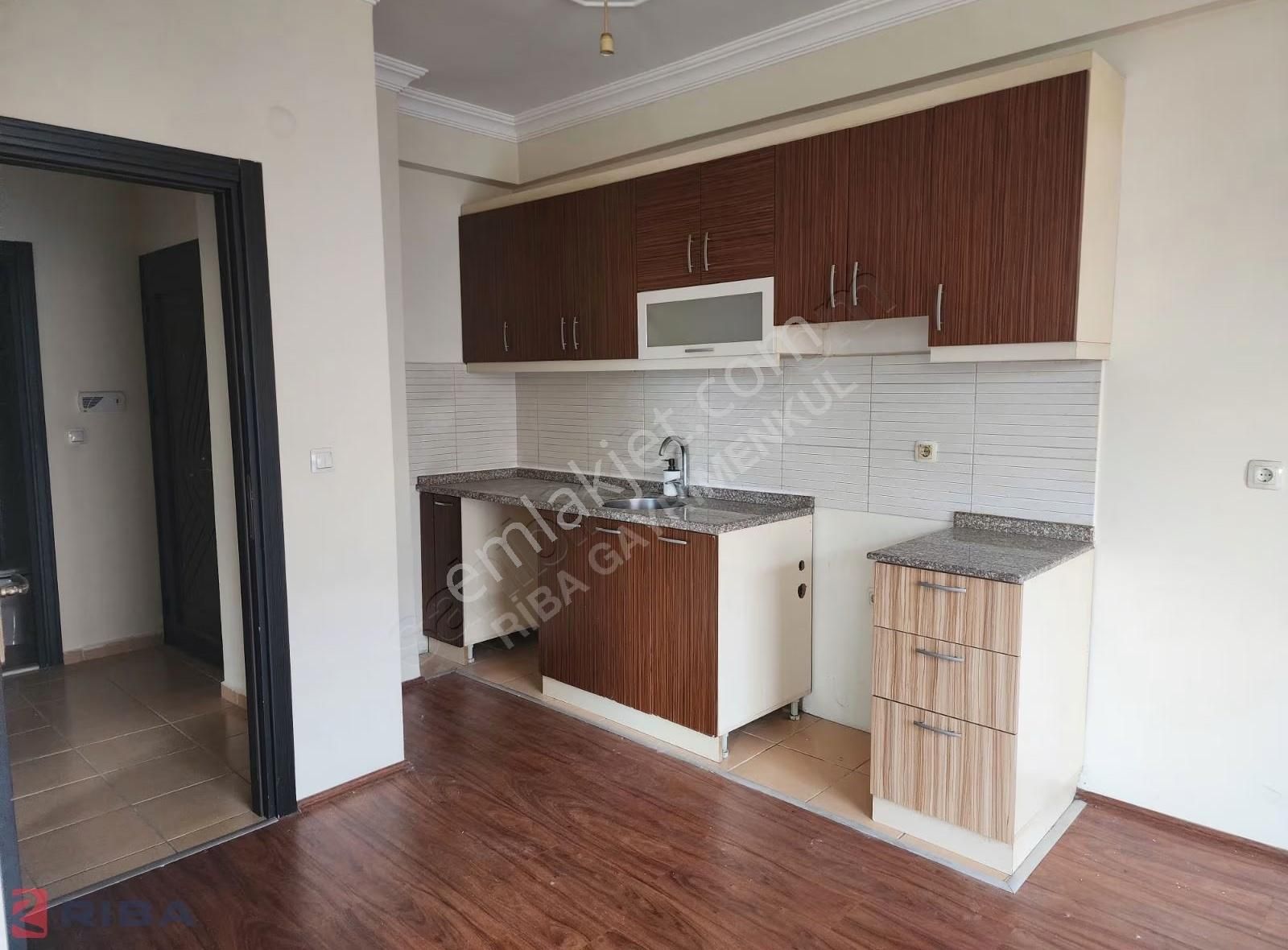 Güzeloba'da Merkezi Konumda 2+1 Kiralik Daire