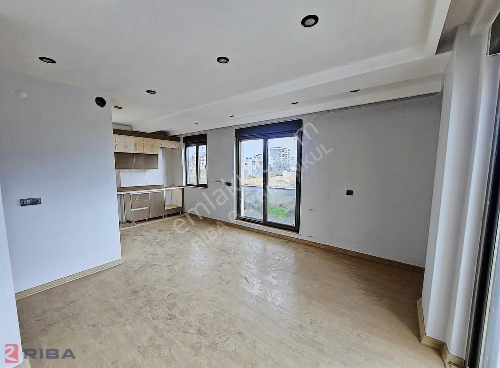 Sibel Oskanbaş'tan Geniş Ferah Havuzlu Sitede Daire - Görsel 12