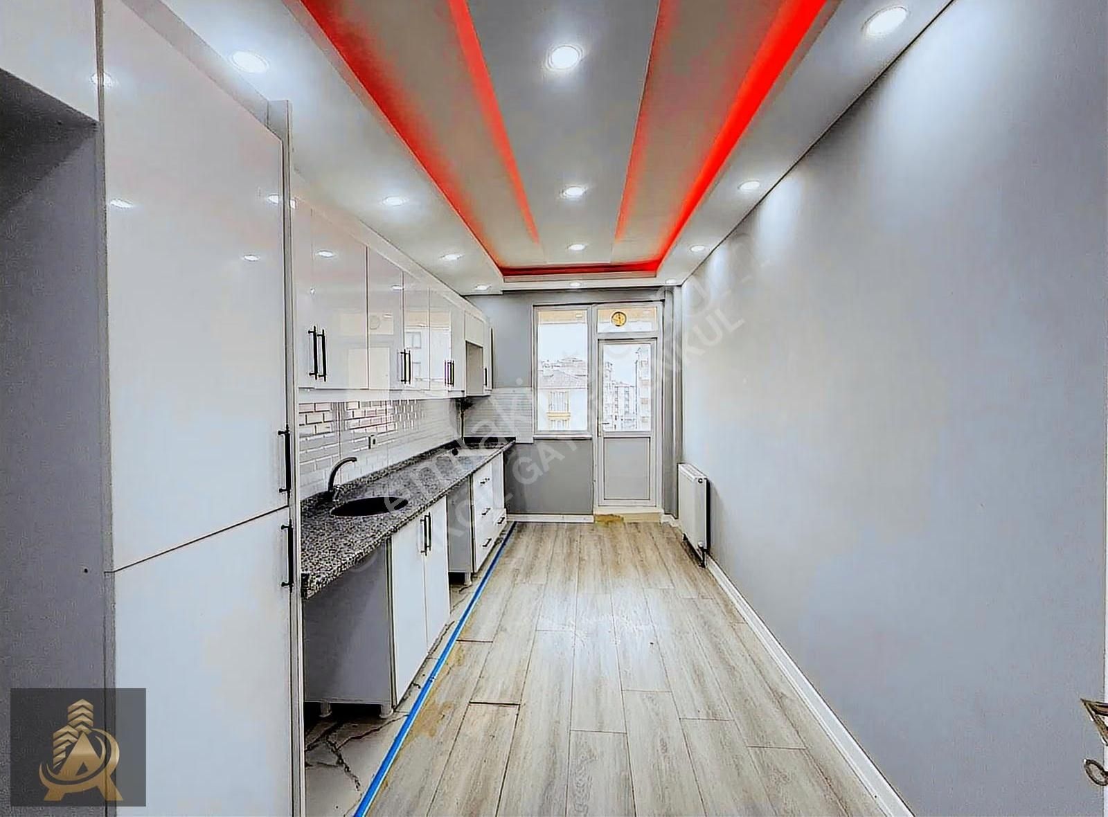 Akçil'den / Satılık 3+1 Daire İskanlı Kombili Oturuma Hazır - Görsel 3