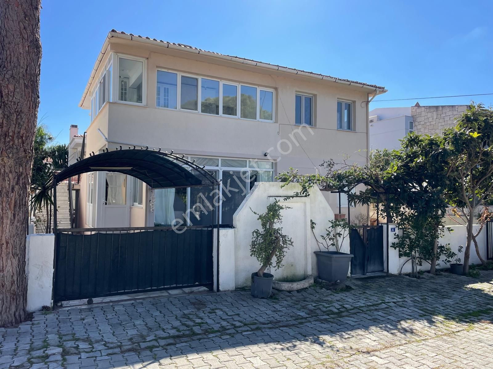 Turyap Çeşme Alaçatı Ağaçlı Yol Sakızlarda Kiralık 2+1 Daire