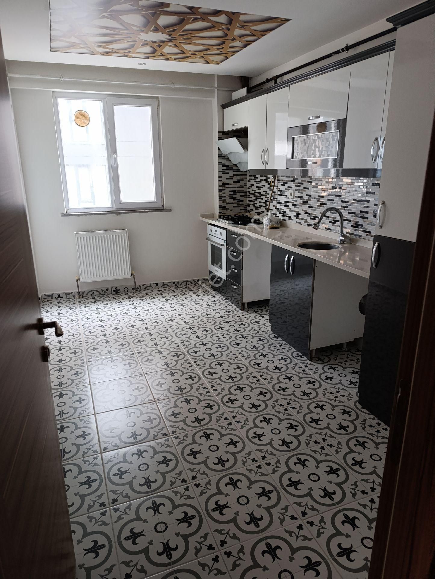 Sahibinden Site İçerisnde Güvenlkli Otoparklı Havuzlu 2+1 Daire - Görsel 5