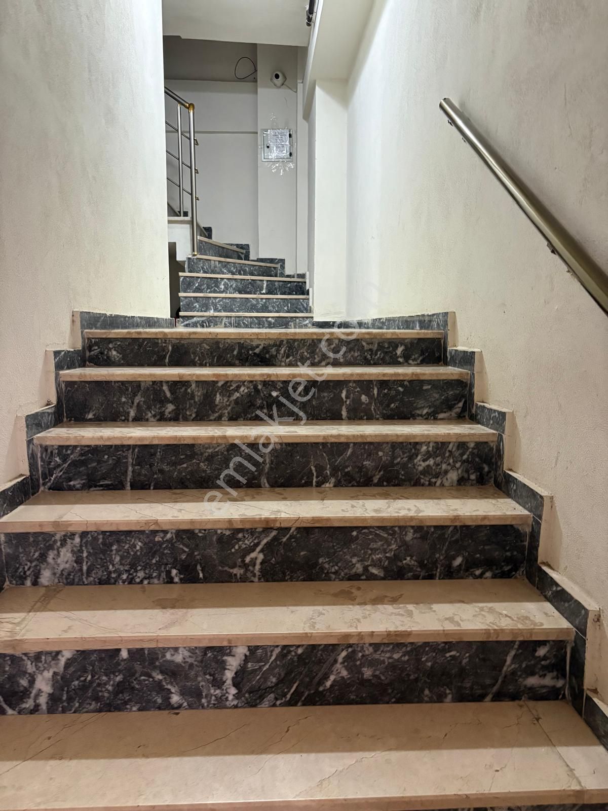 Biga Eşyalı Kiralık 1+1 Geniş Ve Çarşıda - Görsel 2