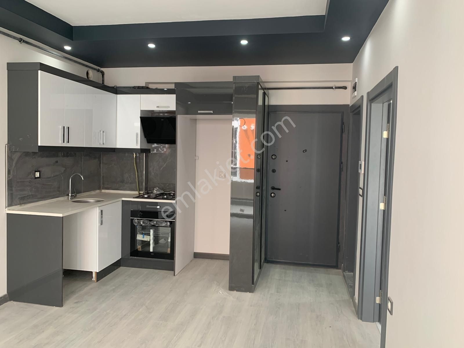Molla Team'den Rumeli'de Havuz Manzaralı Kiralık 1+1 Lüks Daire - Görsel 8