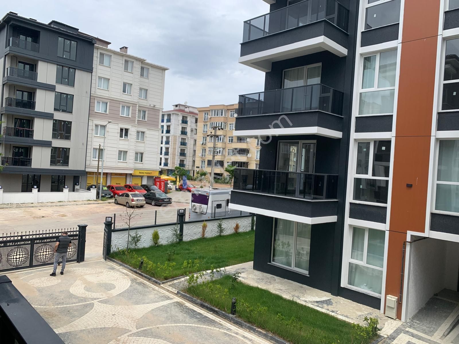 Molla Team'den Rumeli'de Havuz Manzaralı Kiralık 1+1 Lüks Daire