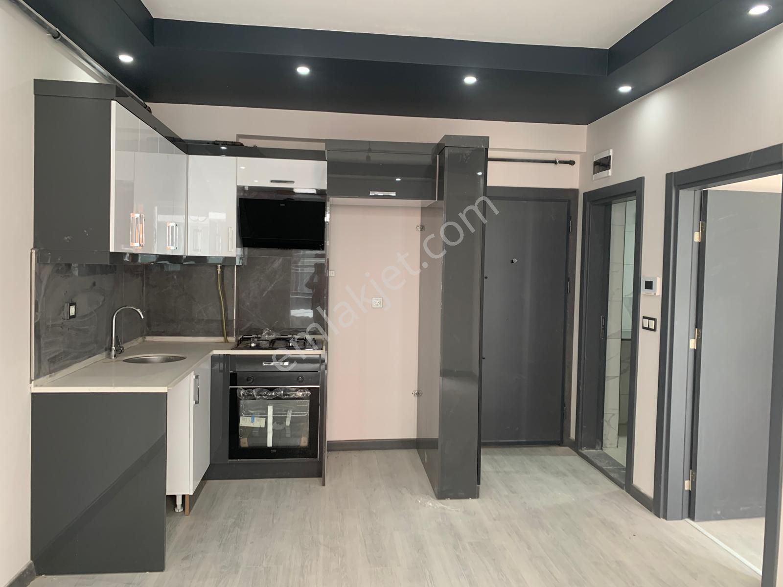 Molla Team'den Rumeli'de Havuz Manzaralı Kiralık 1+1 Lüks Daire - Görsel 7