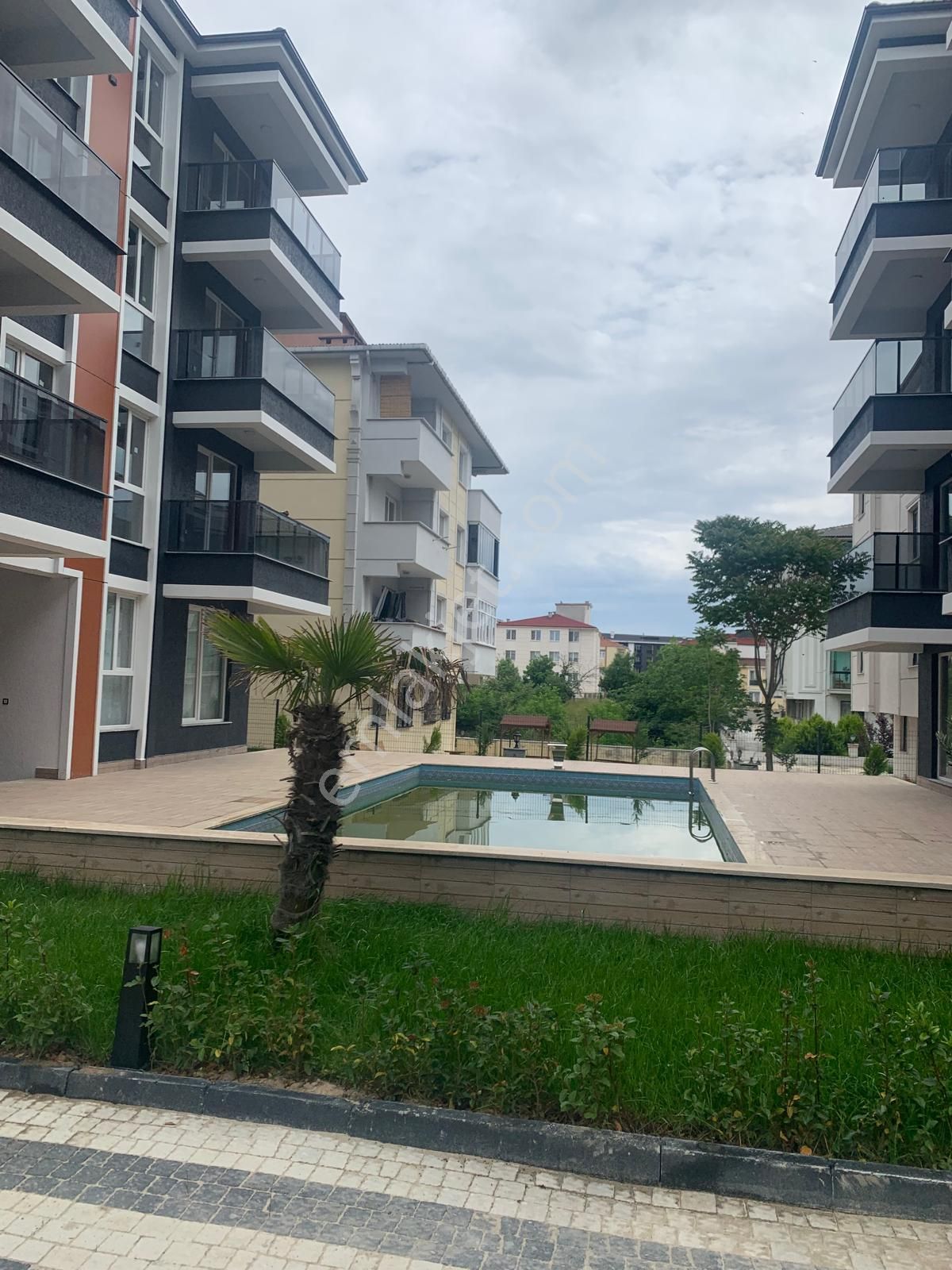 Molla Team'den Rumeli'de Havuz Manzaralı Kiralık 1+1 Lüks Daire - Görsel 24