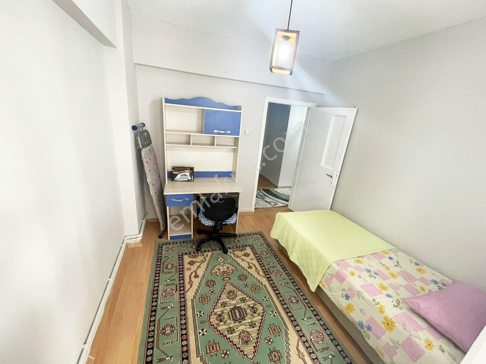 Sincan Mareşalda 2+1 Ara Kat Bağımsız Eşyalı Merkezi Konumda Daire - Görsel 14