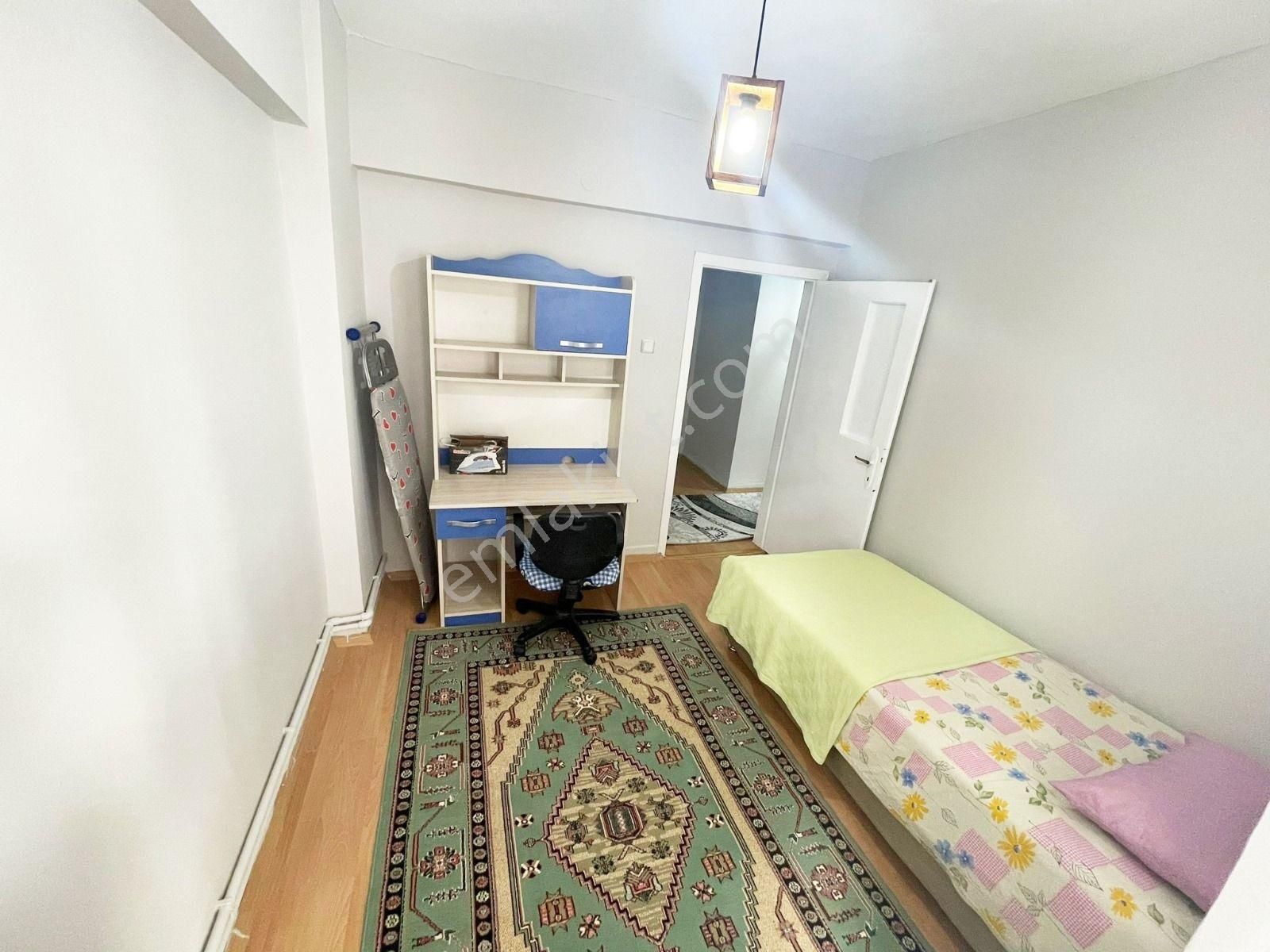 Sincan Mareşalda 2+1 Ara Kat Bağımsız Eşyalı Merkezi Konumda Daire - Görsel 13