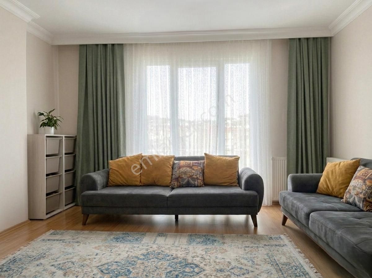 Ünalan Tuna Sokak’ta 2012 Yapımı 4. Kat – Otoparklı & Asansörlü