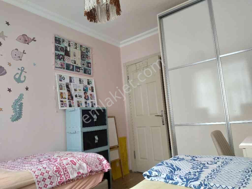 Ünalan Tuna Sokak’ta 2012 Yapımı 4. Kat – Otoparklı & Asansörlü - Görsel 17