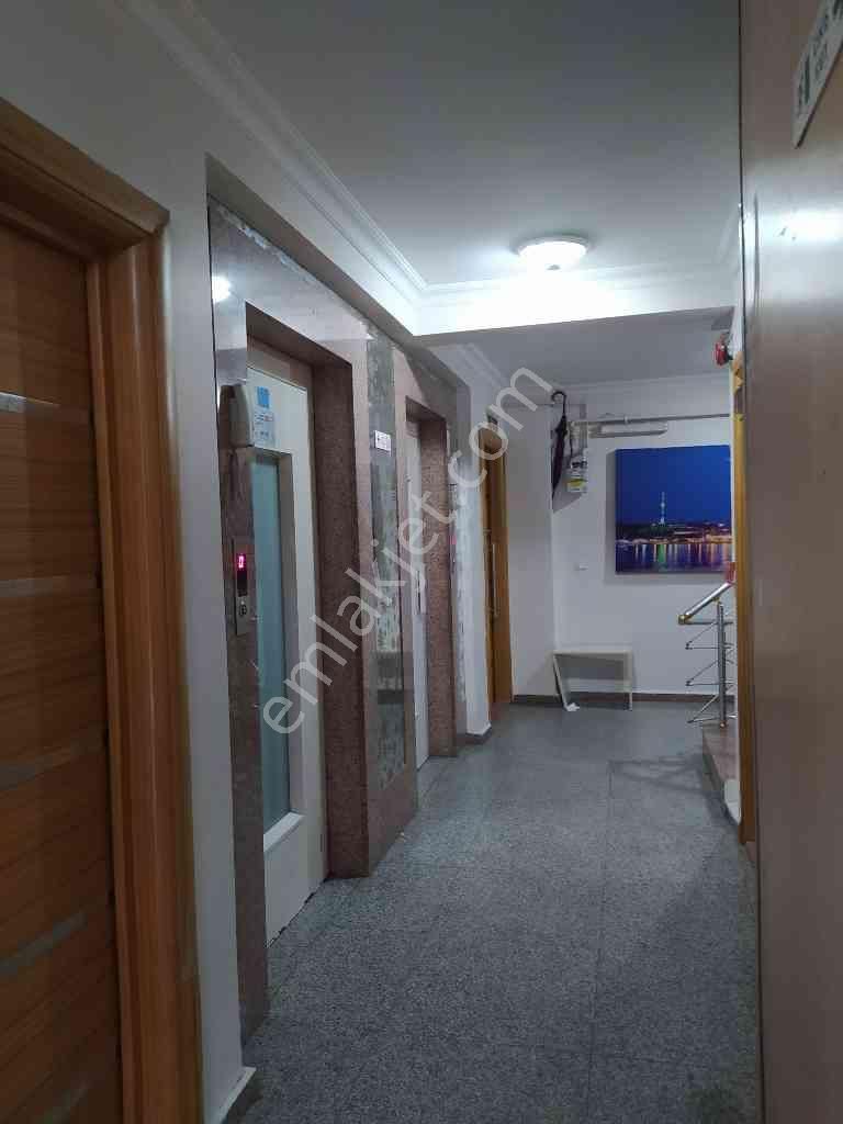 Ünalan Tuna Sokak’ta 2012 Yapımı 4. Kat – Otoparklı & Asansörlü - Görsel 28