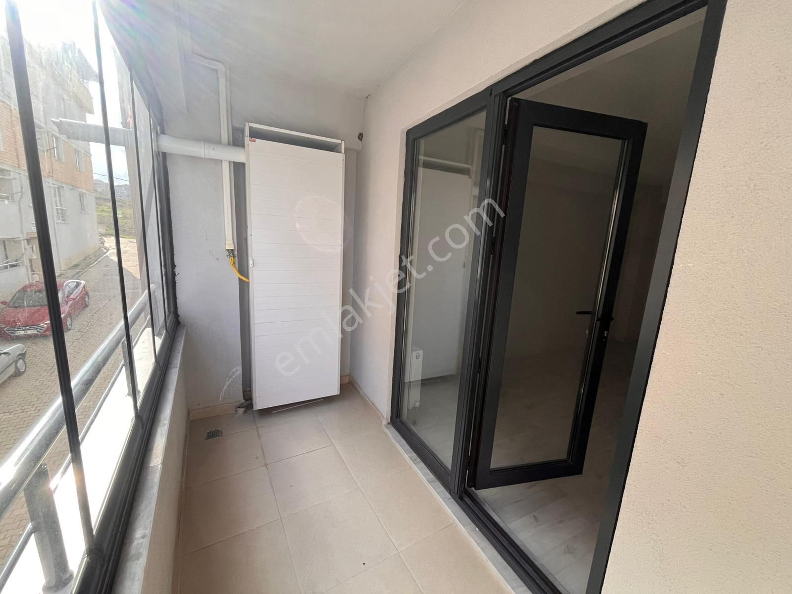 Biga Yayla 3 Sokak'ta Sıfır Ayarında Masrafsız 2+1 Kıralık Daıre