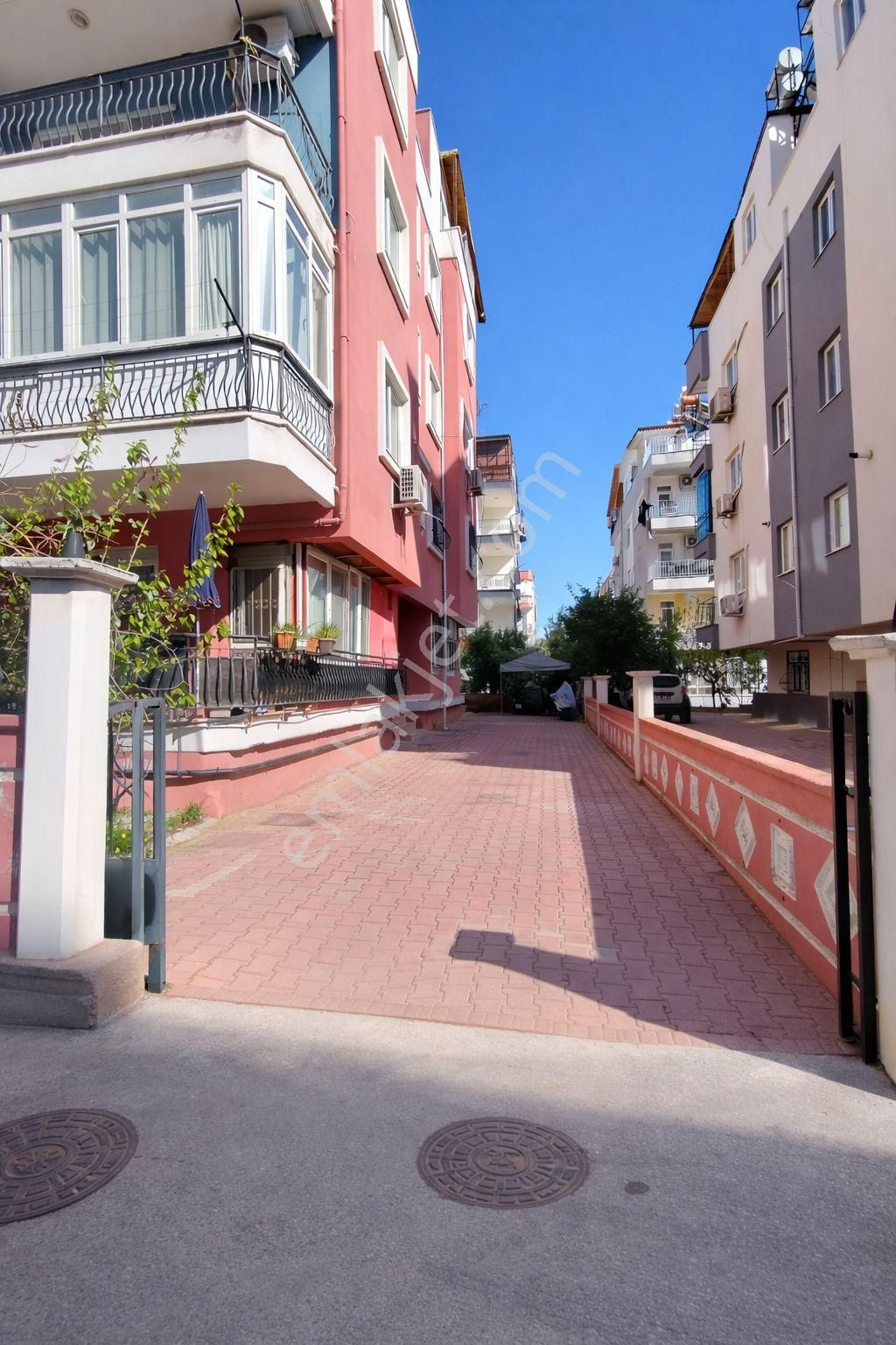 Yeşilyurtta 1 Yıl Peşin Ödemeli Üniversiteye Yakın Lüks, Yeni Eşyalı 2+1 Ayrı Mutfaklı Kiralık Daire - Görsel 21