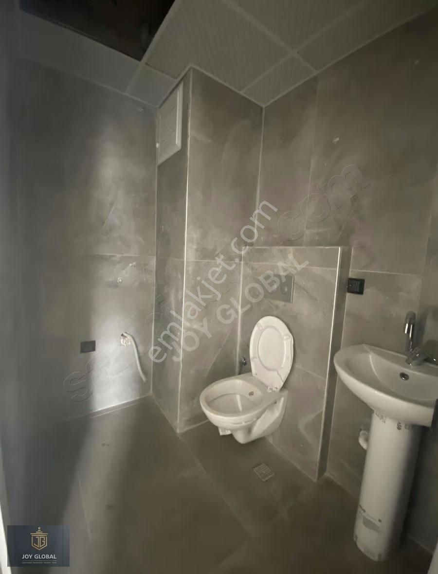 Şehir Merkezinde Havuzlu, Yeni 1+1 Kiralık Daire - Görsel 11