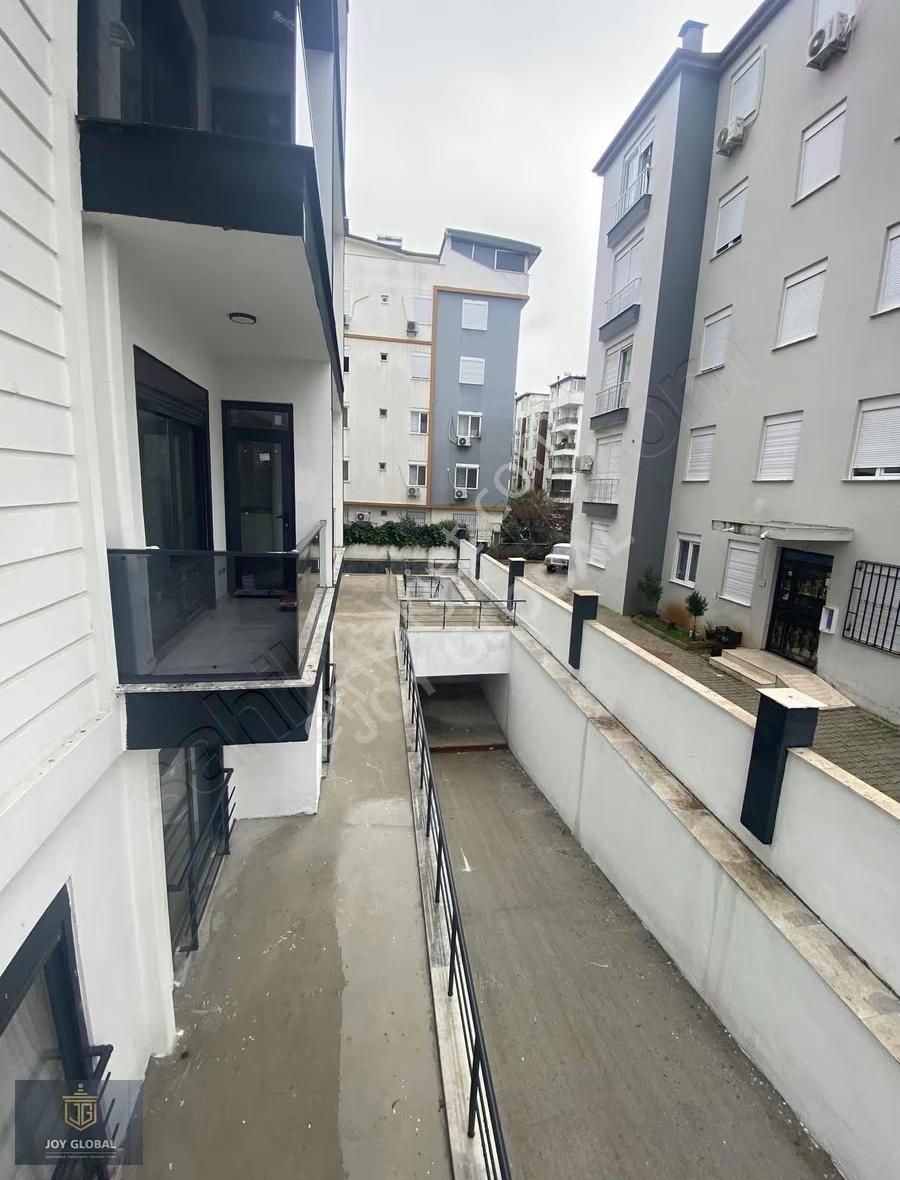 Şehir Merkezinde Havuzlu, Yeni 1+1 Kiralık Daire - Görsel 12