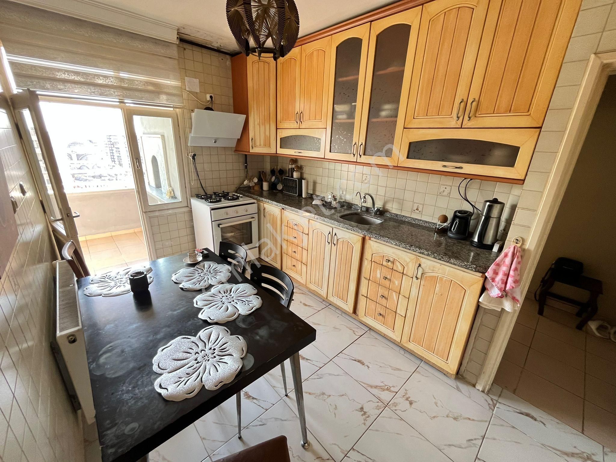 5+1 Güzelyalı Hasarsız 10-10 Katı 3banyo 235m2 Dgaz Kapalı Mutfak Sabahtan Akşama Güneş İçinde - Görsel 17