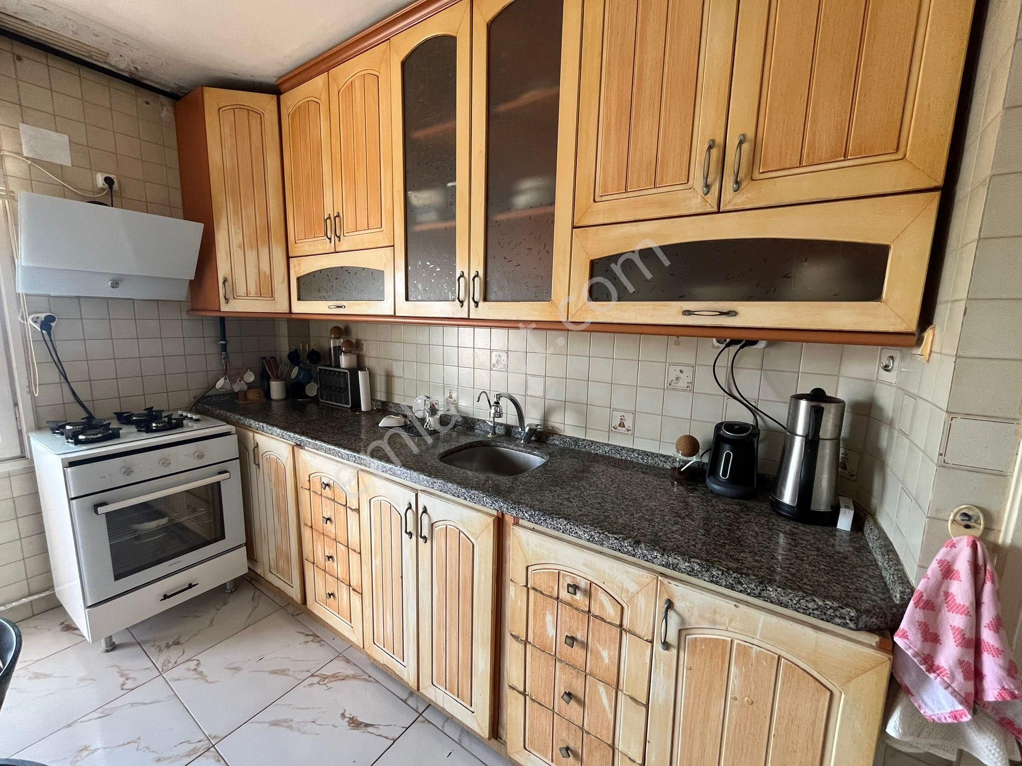 5+1 Güzelyalı Hasarsız 10-10 Katı 3banyo 235m2 Dgaz Kapalı Mutfak Sabahtan Akşama Güneş İçinde - Görsel 12