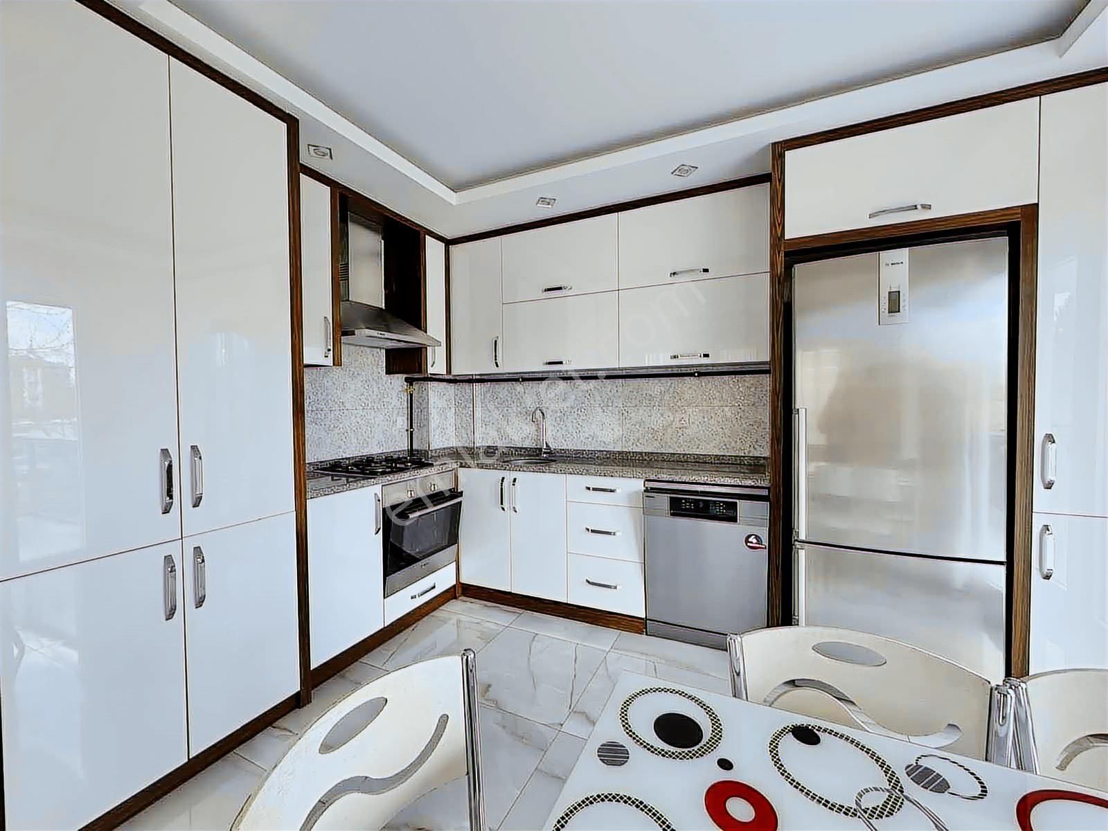 Zeytinköy'de Arakat 2+1 Eşyalı Daire - Görsel 5