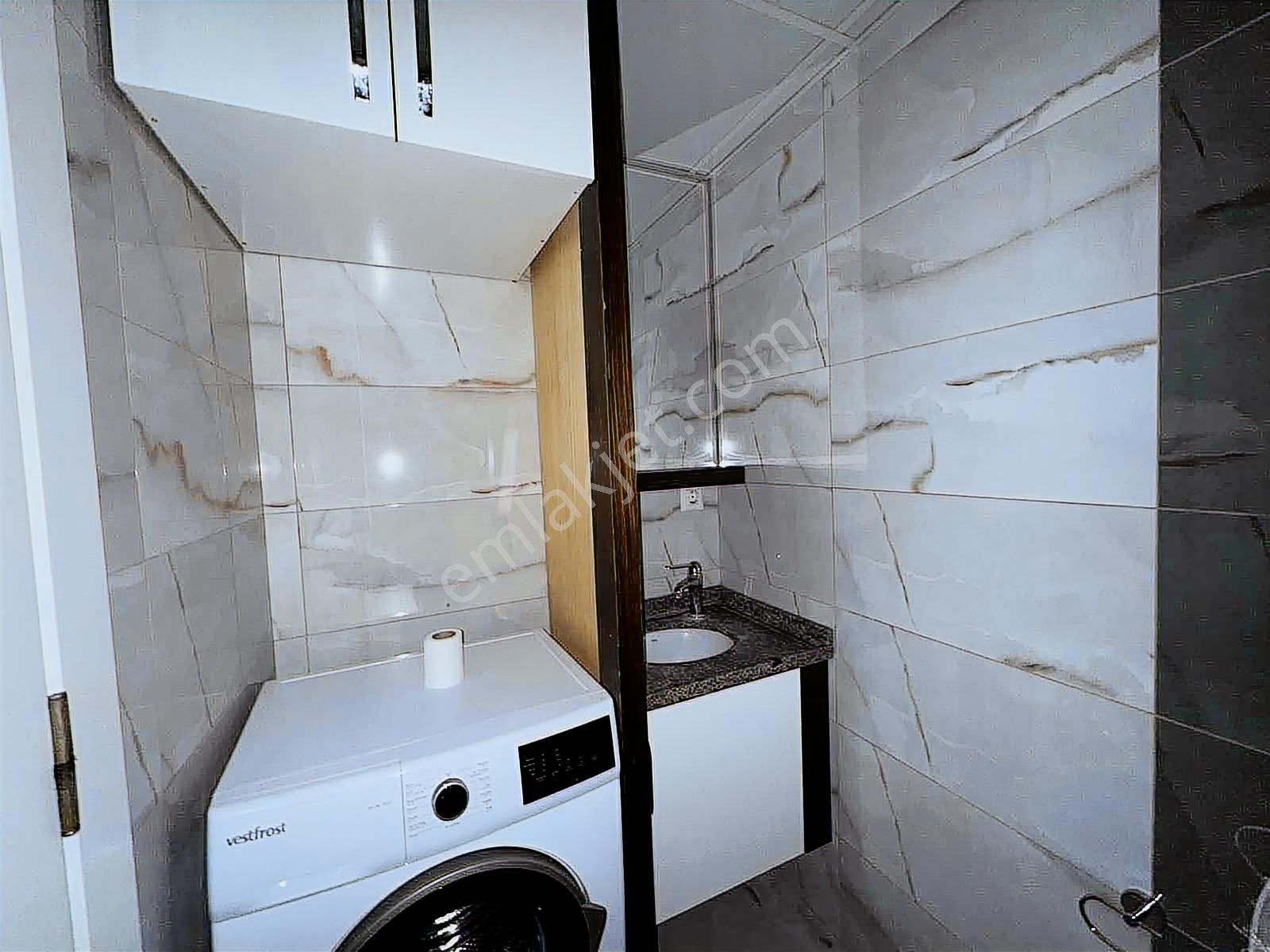 Zeytinköy'de Arakat 2+1 Eşyalı Daire - Görsel 3