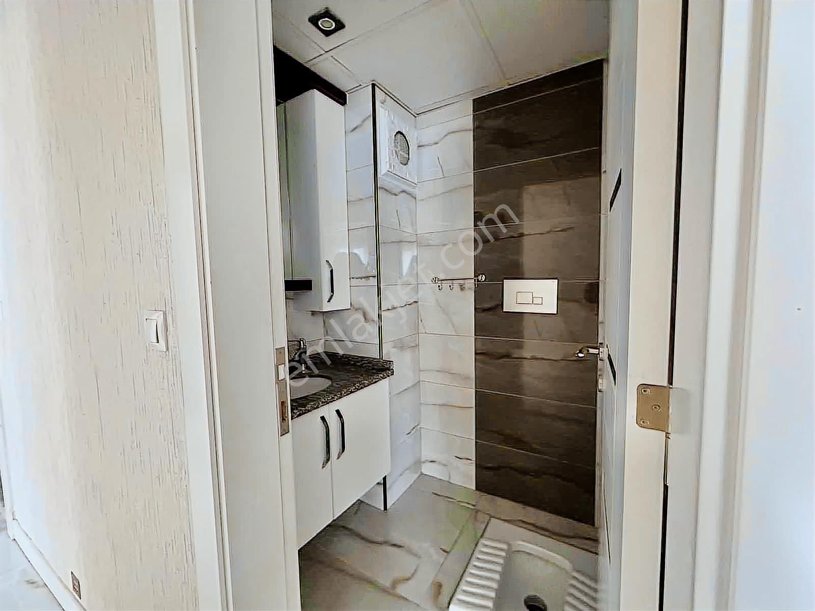 Zeytinköy'de Arakat 2+1 Eşyalı Daire - Görsel 27